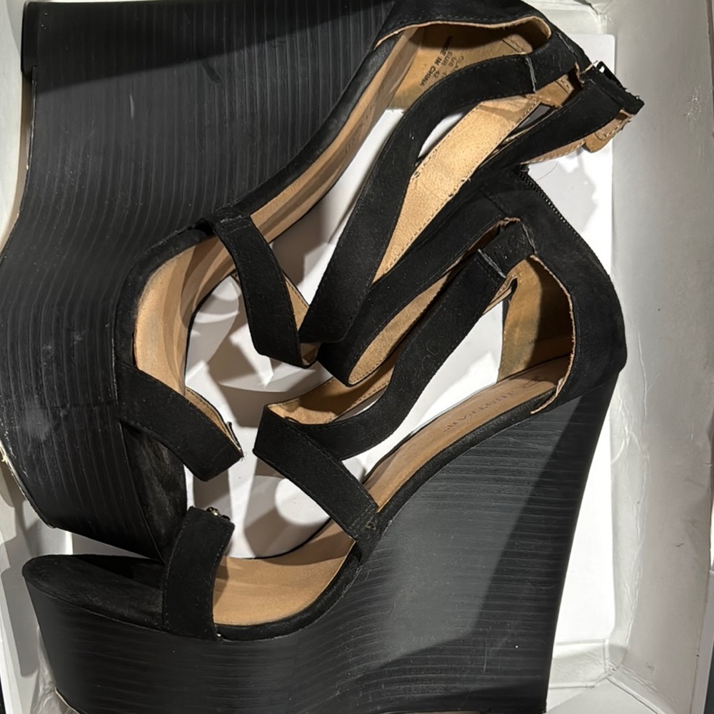 Elegant Black Wedge Sandals